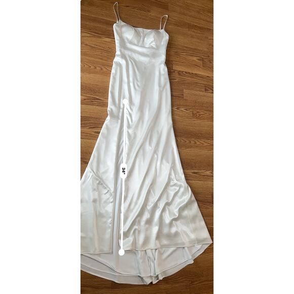 La Femme white Stretch Satin side slit Sheath Dress size 6/ small - Picture 4 of 13